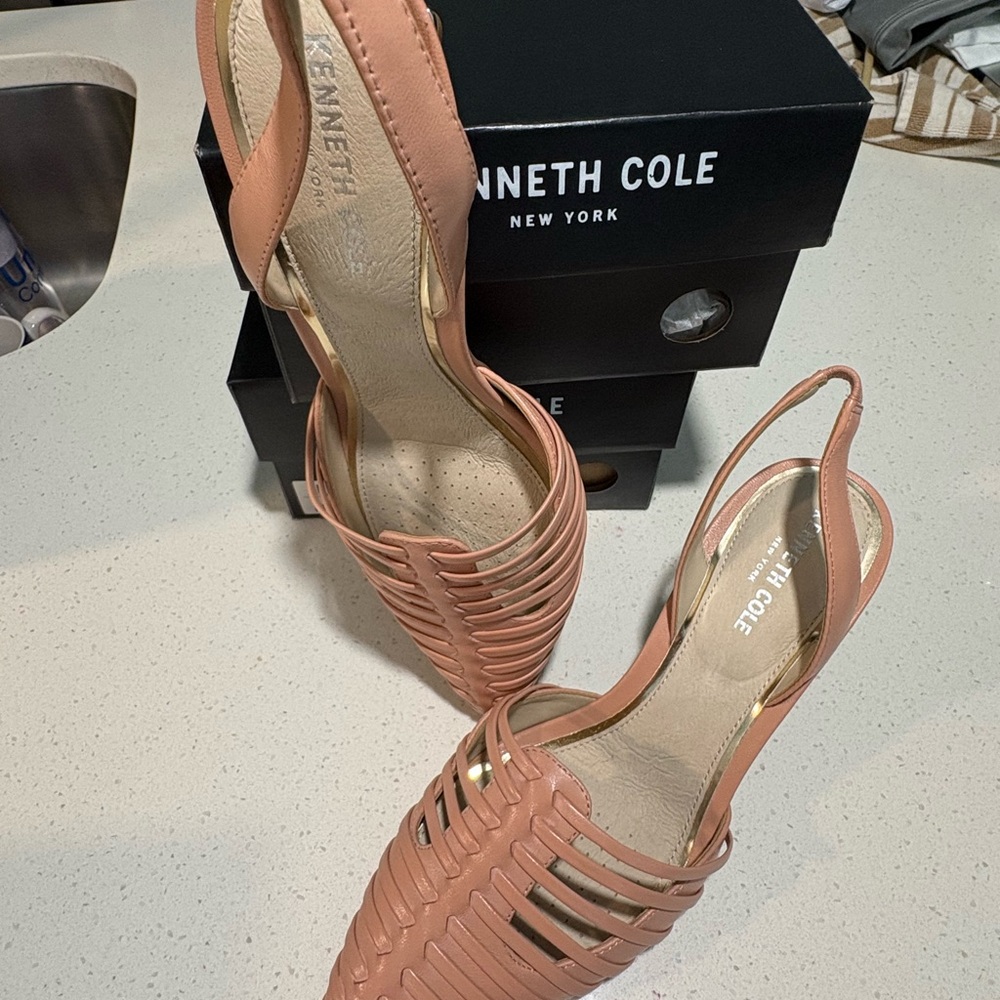 Kenneth Cole Tan Heels with Slingback and Stiletto